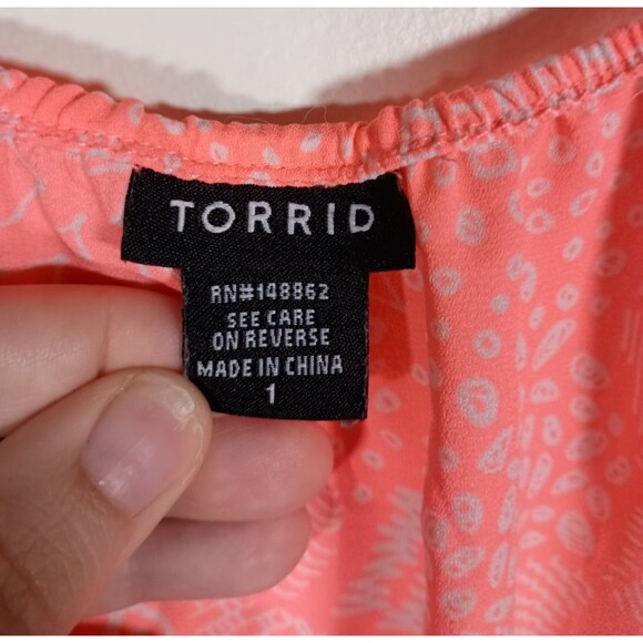 Torrid Neon Pink Lightweight Ruffle Off Shoulder Top Plus Size 1X - Picture 2 of 4